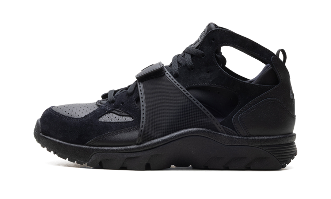 NIKE AIR TRAINER HUARACHE TRIPLE BLACK