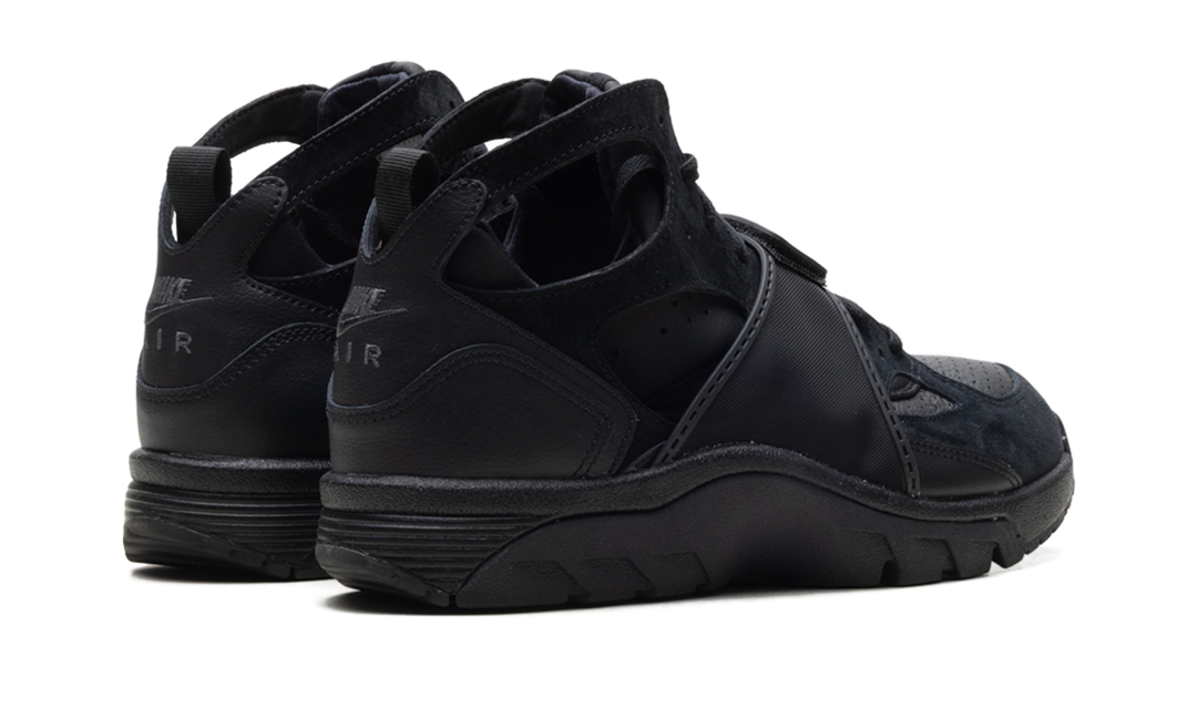 NIKE AIR TRAINER HUARACHE TRIPLE BLACK