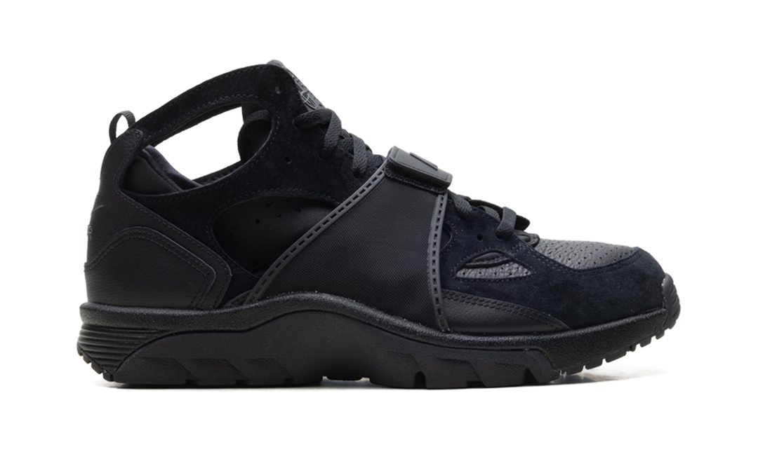 NIKE AIR TRAINER HUARACHE TRIPLE BLACK