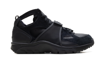 NIKE AIR TRAINER HUARACHE TRIPLE BLACK — Stock