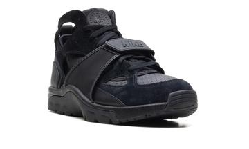 NIKE AIR TRAINER HUARACHE TRIPLE BLACK — Stock