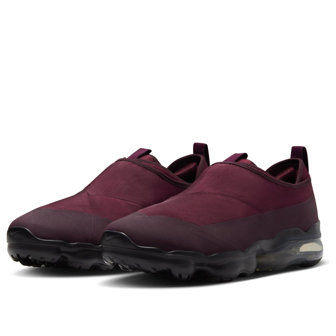NIKE AIR VAPORMAX MOC ROAM DARK TEAM RED BLACK
