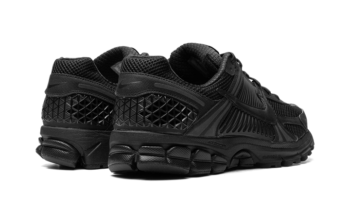 NIKE AIR ZOOM VOMERO 5 TRIPLE BLACK