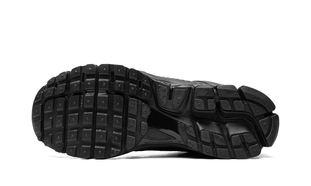 NIKE AIR ZOOM VOMERO 5 TRIPLE BLACK