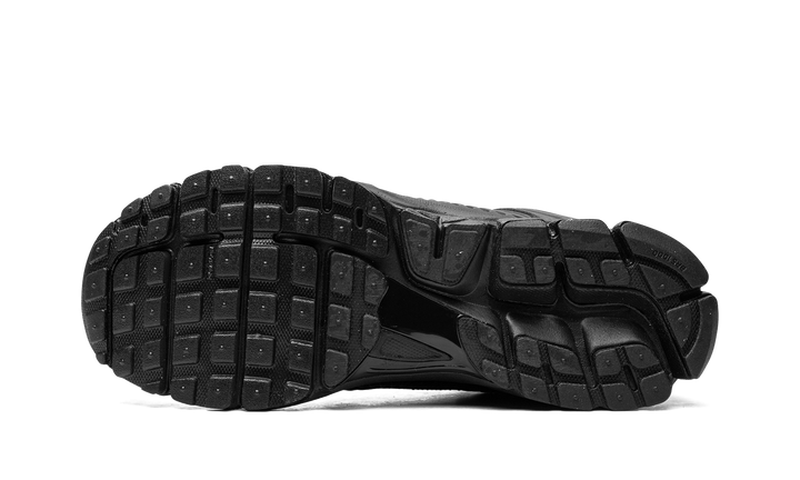 NIKE AIR ZOOM VOMERO 5 TRIPLE BLACK