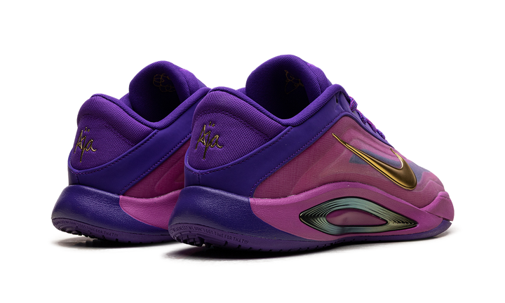 NIKE A&