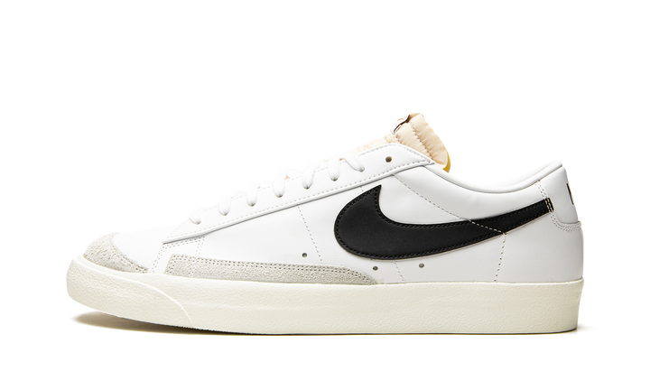 NIKE BLAZER LOW &