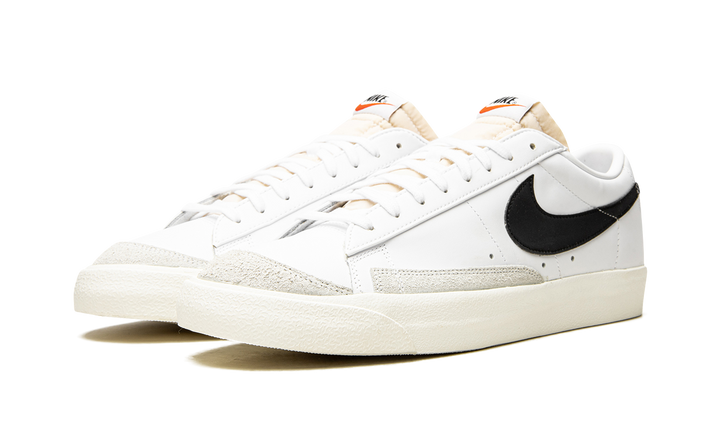NIKE BLAZER LOW &