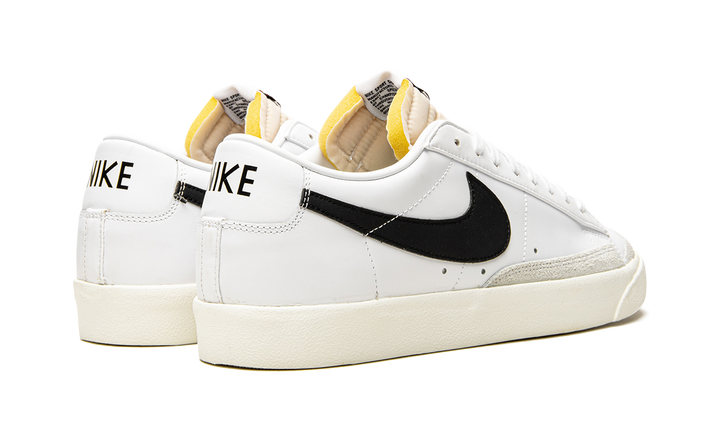NIKE BLAZER LOW &