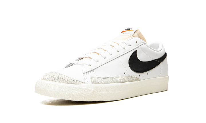 NIKE BLAZER LOW &