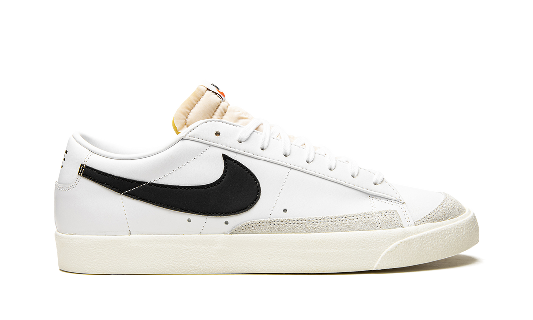 NIKE BLAZER LOW &