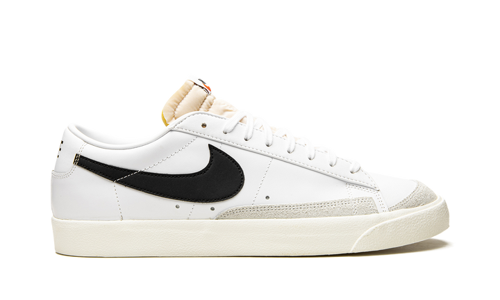 NIKE BLAZER LOW &