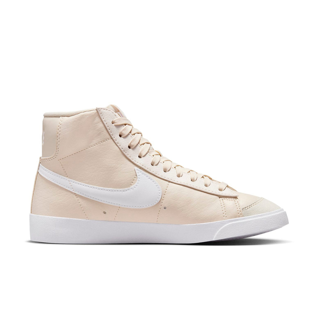 NIKE BLAZER MID &