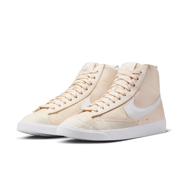 NIKE BLAZER MID &