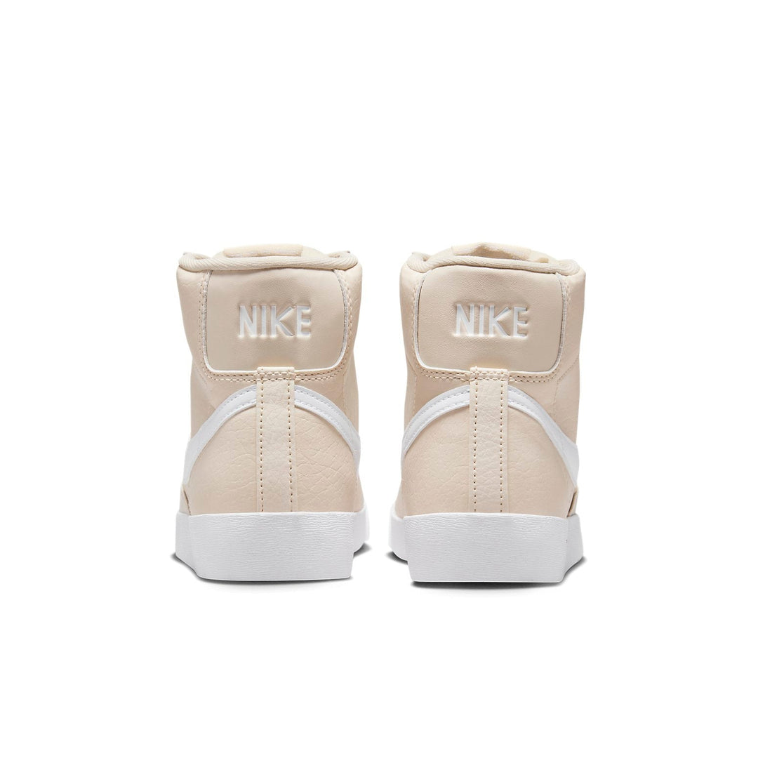 NIKE BLAZER MID &