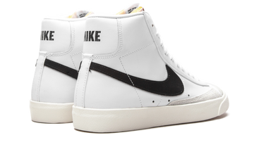 NIKE BLAZER MID 77 WHITE BLACK (WOMEN'S) — Stock