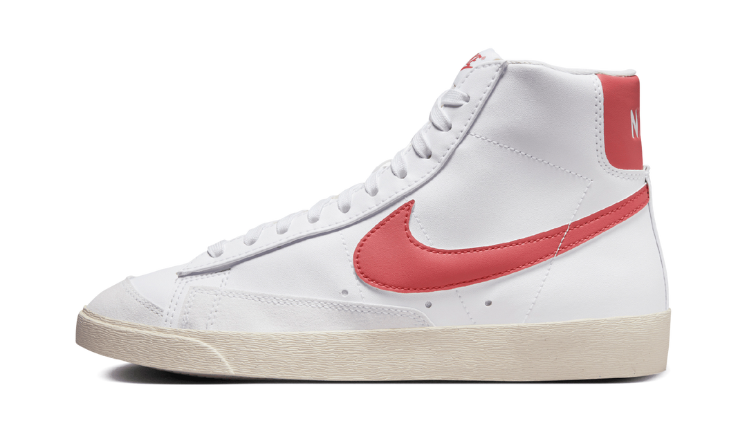 NIKE BLAZER MID &