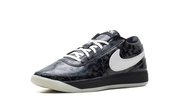 NIKE BOOK 1 HALLOWEEN (2025) — Stock