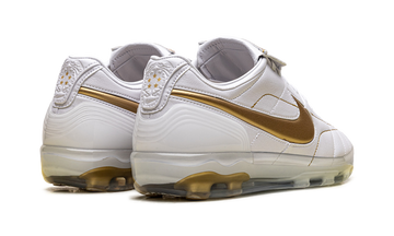 NIKE CRYOSHOT TIEMPO LEGEND RONALDINHO TOUCH OF GOLD — Stock