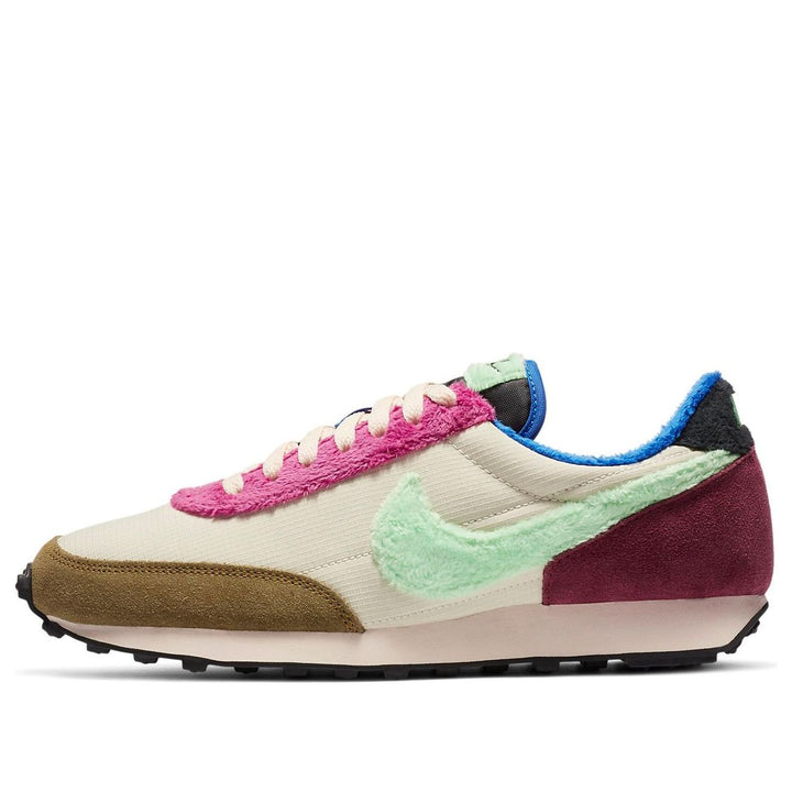 NIKE DAYBREAK FUR PACK FOSSIL CACTUS FLOWER WOMENS