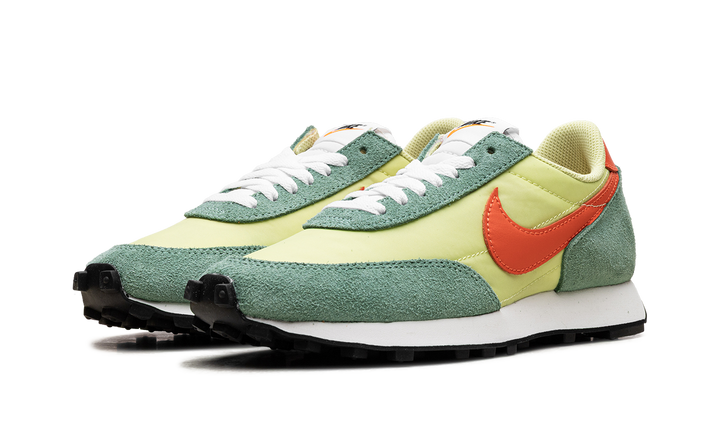 NIKE DAYBREAK LIMELIGHT ELECTRO ORANGE