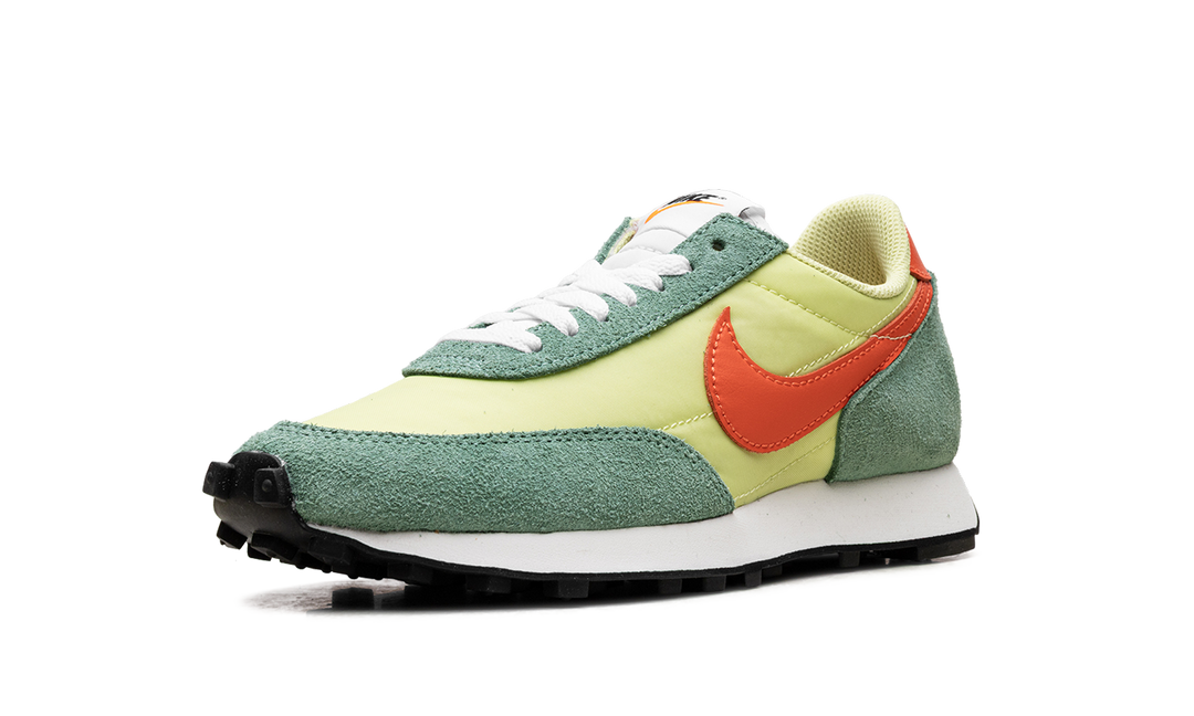 NIKE DAYBREAK LIMELIGHT ELECTRO ORANGE
