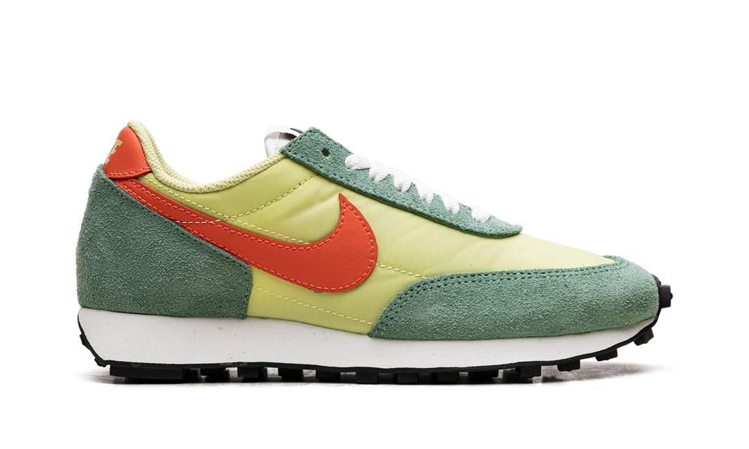NIKE DAYBREAK LIMELIGHT ELECTRO ORANGE