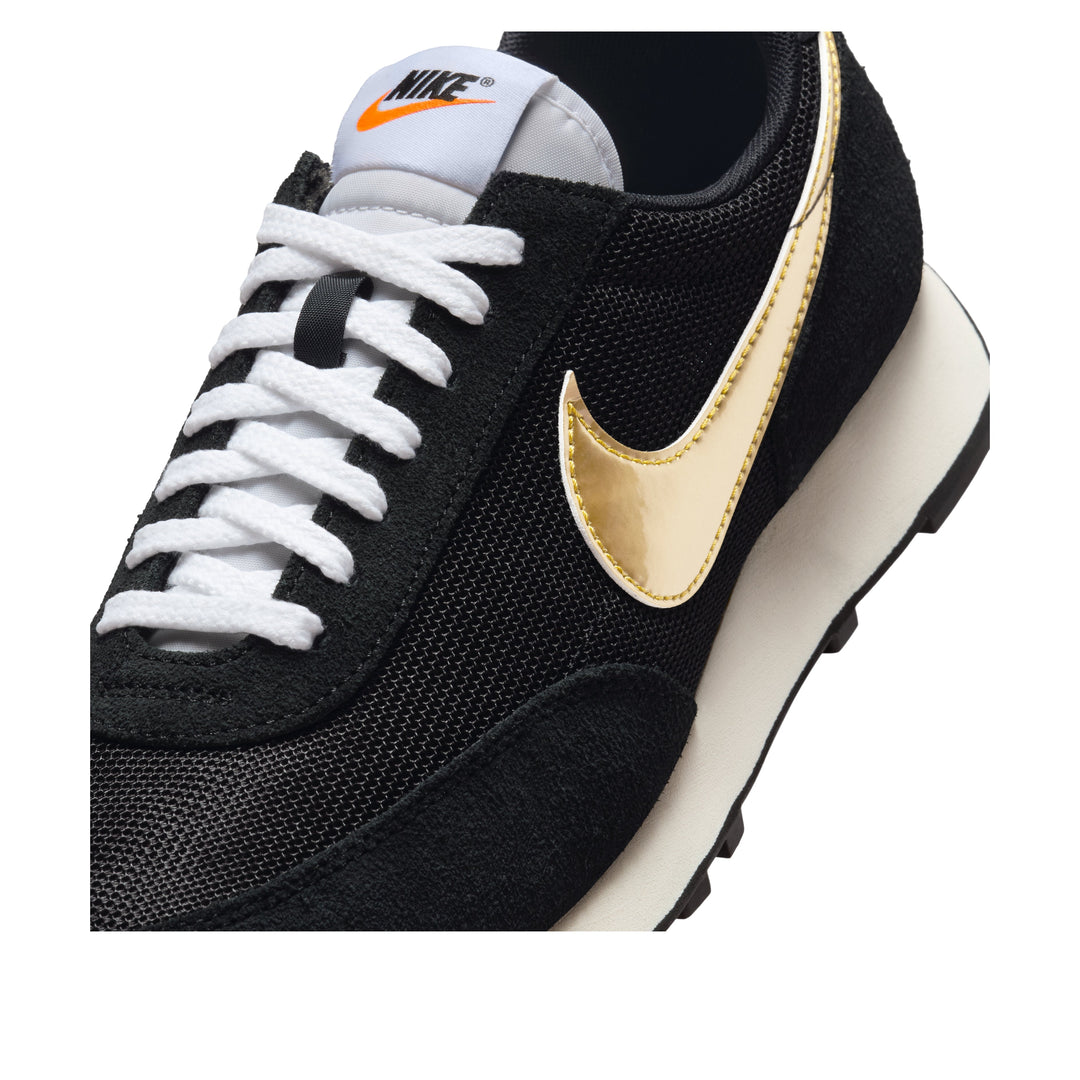 NIKE DAYBREAK SP BLACK METALLIC GOLD