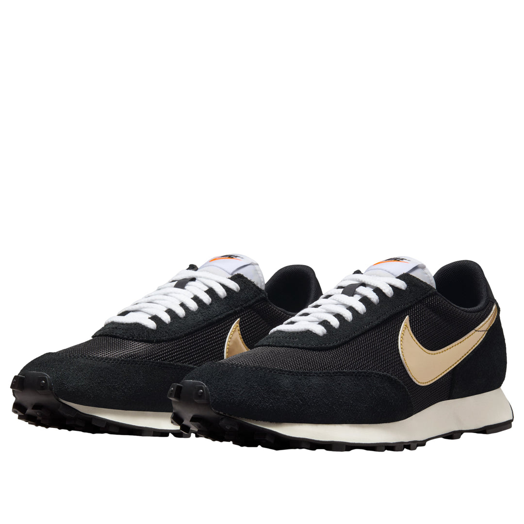 NIKE DAYBREAK SP BLACK METALLIC GOLD