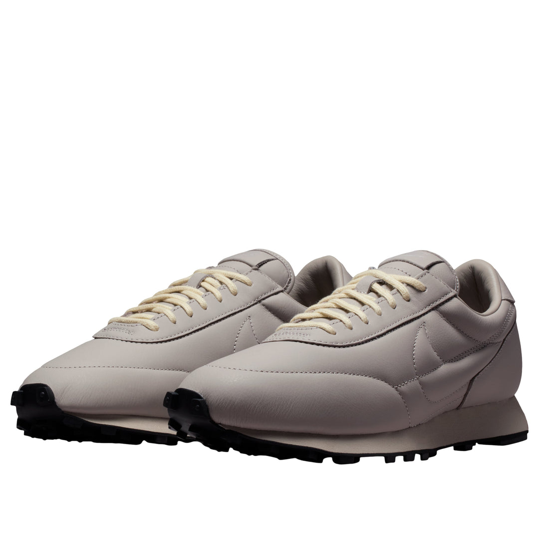 NIKE DAYBREAK SP MOON PARTICLE LIGHT BONE