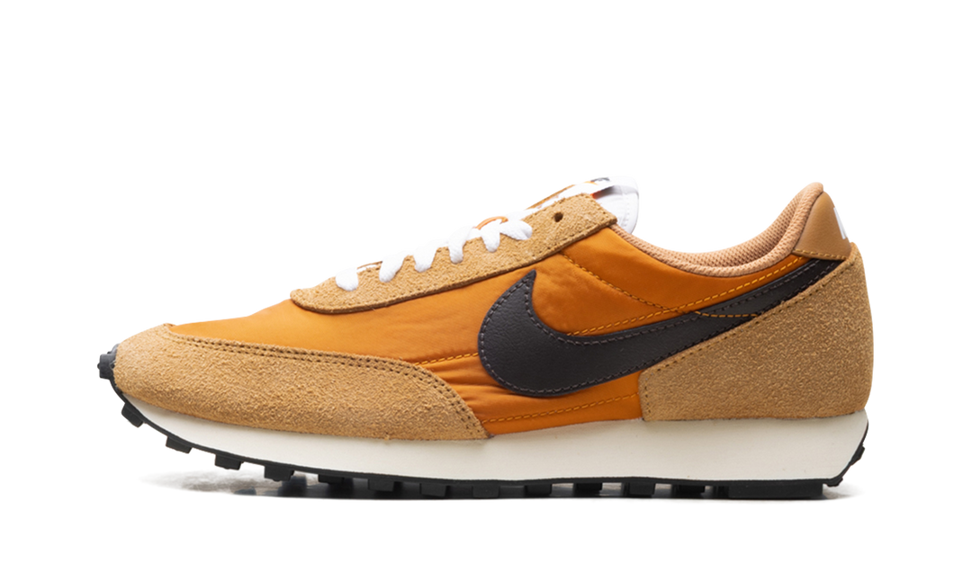 NIKE DAYBREAK VELVET BROWN
