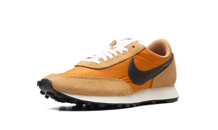 NIKE DAYBREAK VELVET BROWN