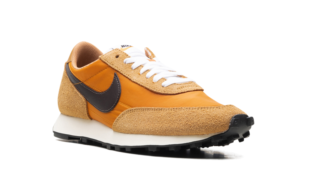 NIKE DAYBREAK VELVET BROWN