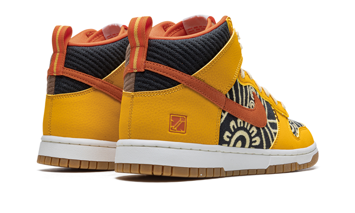 NIKE DUNK HIGH PRM SOMOS FAMILIA