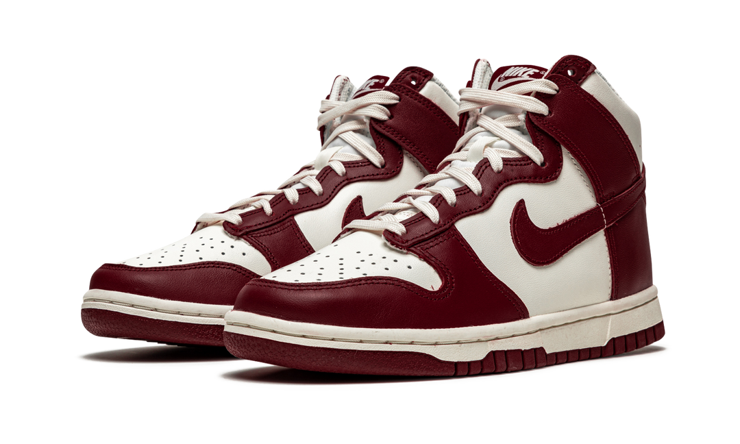 NIKE DUNK HIGH SAIL TEAM RED WOMENS