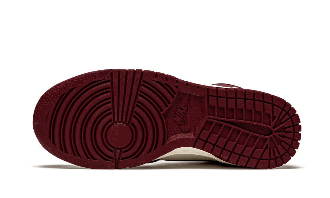 NIKE DUNK HIGH SAIL TEAM RED WOMENS