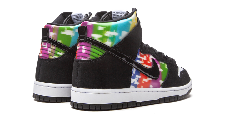 NIKE DUNK HIGH SB TV SIGNAL