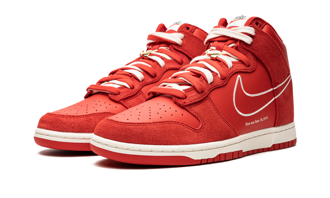 NIKE DUNK HIGH SE FIRST USE PACK UNIVERSITY RED