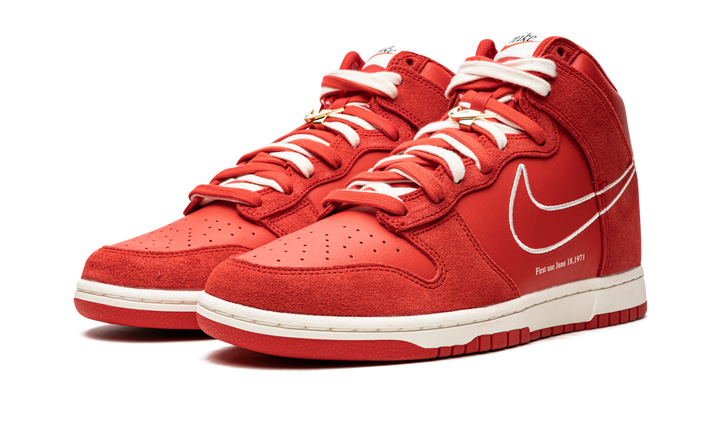 NIKE DUNK HIGH SE FIRST USE PACK UNIVERSITY RED