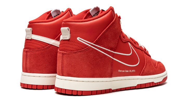 NIKE DUNK HIGH SE FIRST USE PACK UNIVERSITY RED