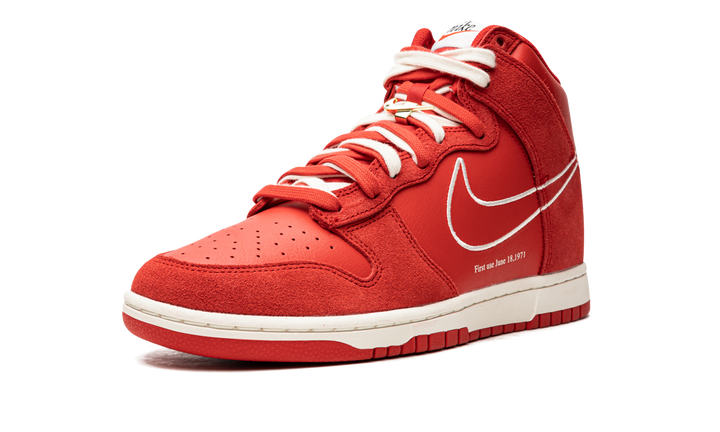NIKE DUNK HIGH SE FIRST USE PACK UNIVERSITY RED