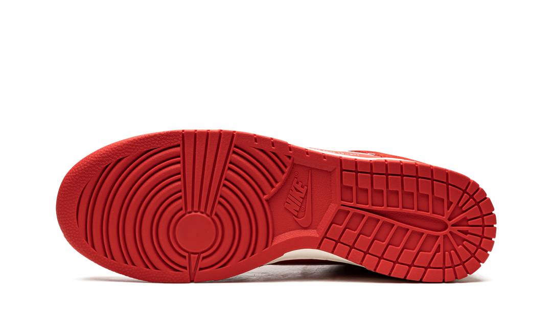 NIKE DUNK HIGH SE FIRST USE PACK UNIVERSITY RED