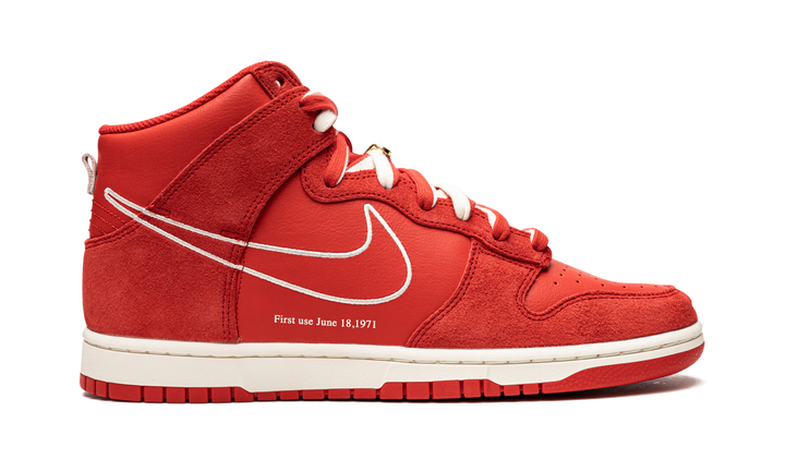 NIKE DUNK HIGH SE FIRST USE PACK UNIVERSITY RED