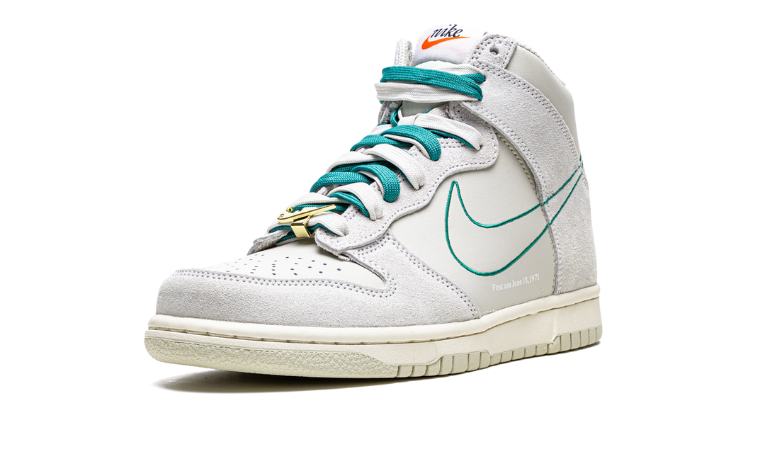 NIKE DUNK HIGH SE FIRST USE SAIL GS