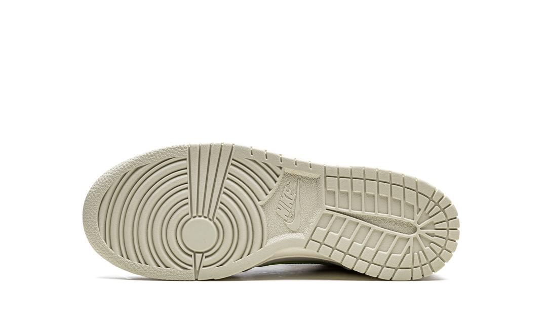 NIKE DUNK HIGH SE FIRST USE SAIL GS