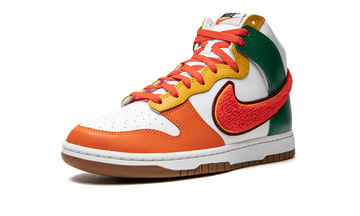 NIKE DUNK HIGH UNIVERSITY CHENILLE SWOOSH — Stock