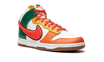 NIKE DUNK HIGH UNIVERSITY CHENILLE SWOOSH — Stock