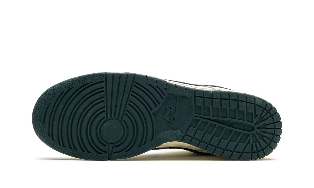 NIKE DUNK LOW ATHLETIC DEPARTMENT DEEP JUNGLE — Stock 