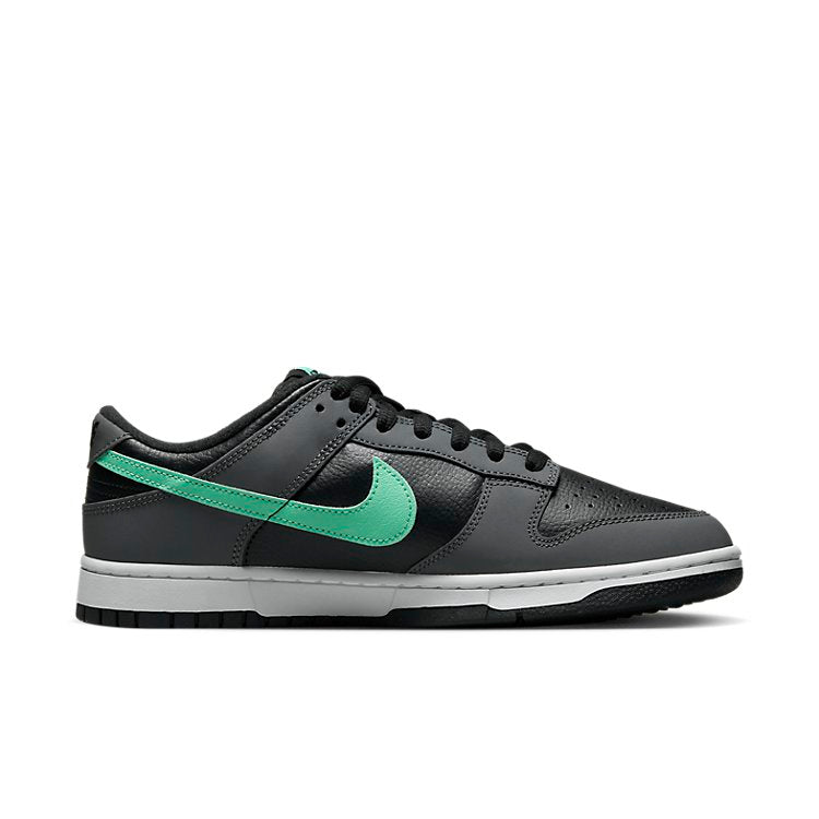 NIKE DUNK LOW BLACK GREEN GLOW — Stock 