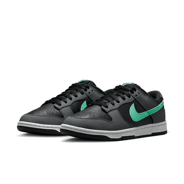 NIKE DUNK LOW BLACK GREEN GLOW — Stock 
